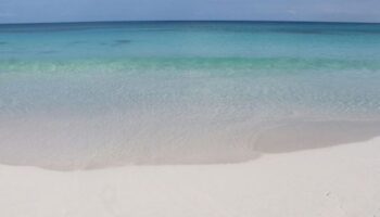 Playas arena blanca coralina