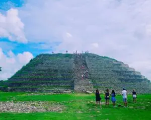 Piramide De Izamal, IZAMAL «pueblo mágico ocre»