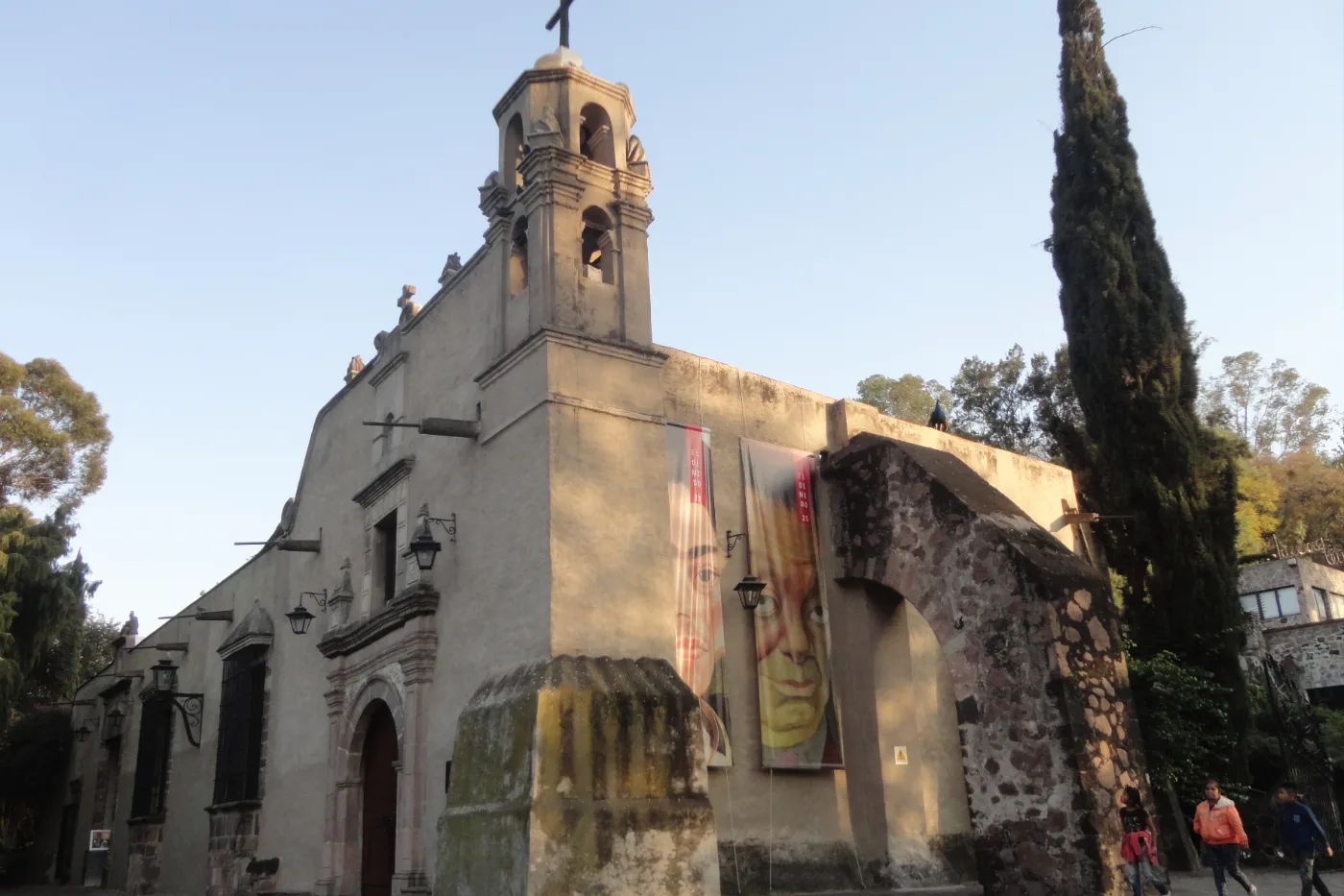 Ermita de San Juan Evangelista Tzomolco, del siglo XVI, hoy sala del Museo Dolores Olmedo en Xochimilco